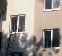 При пожаре в центре Южно-Сахалинска пострадали два человека