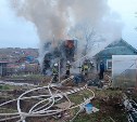 В Александровске-Сахалинском пожарные отстояли жилой дом от огня