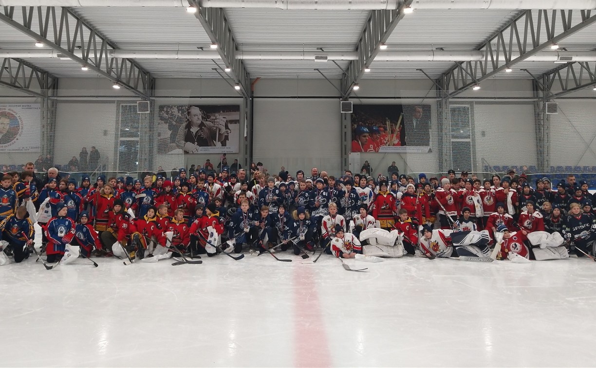 Сахалинские хоккеисты одержали победу в турнире в Калининграде 