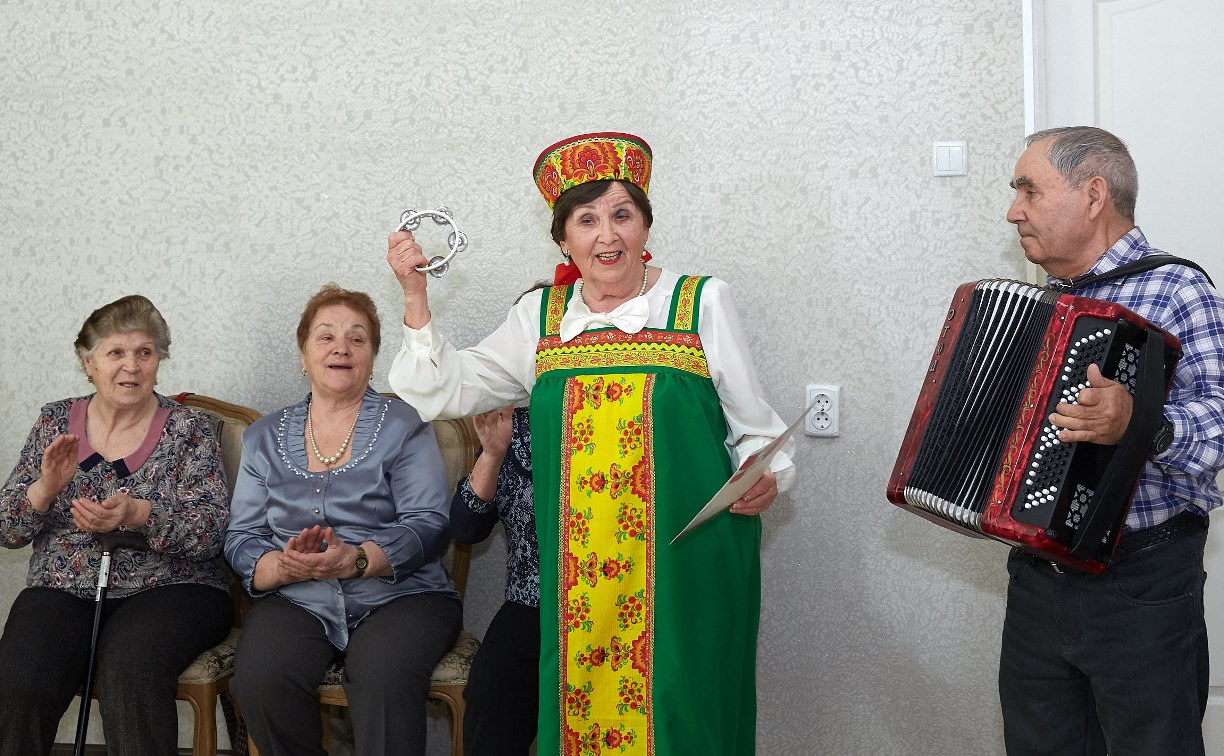 Сахалинские дедушки и бабушки исполнили песни в поддержку «Детей Азии»