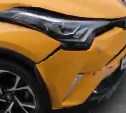 В Южно-Сахалинске "Тойота" таранным ударом сдвинула бетонную стену на два сантиметра