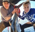 Сахалинец на удочку поймал 30-килограммового тунца у берегов Японии
