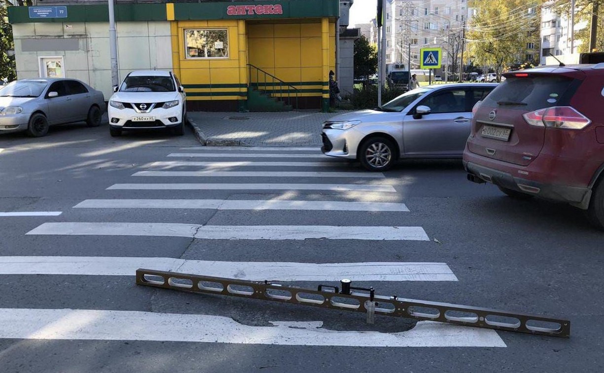 "Это провал": в Южно-Сахалинске проверили асфальт в местах коммунальных "разрытий"