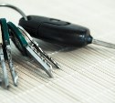 Должник из Долинска пытался спасти автомобиль от взыскания, продав его матери 