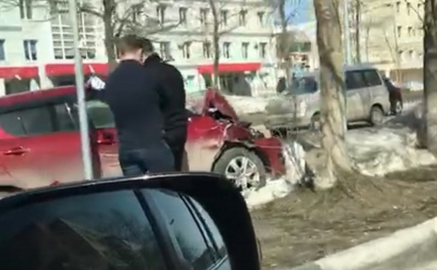 Три автомобиля попали в ДТП в Южно-Сахалинске