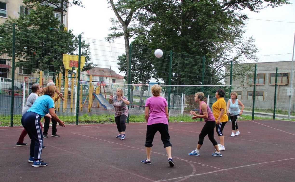 Сахалинские пенсионеры снова могут заниматься спортом