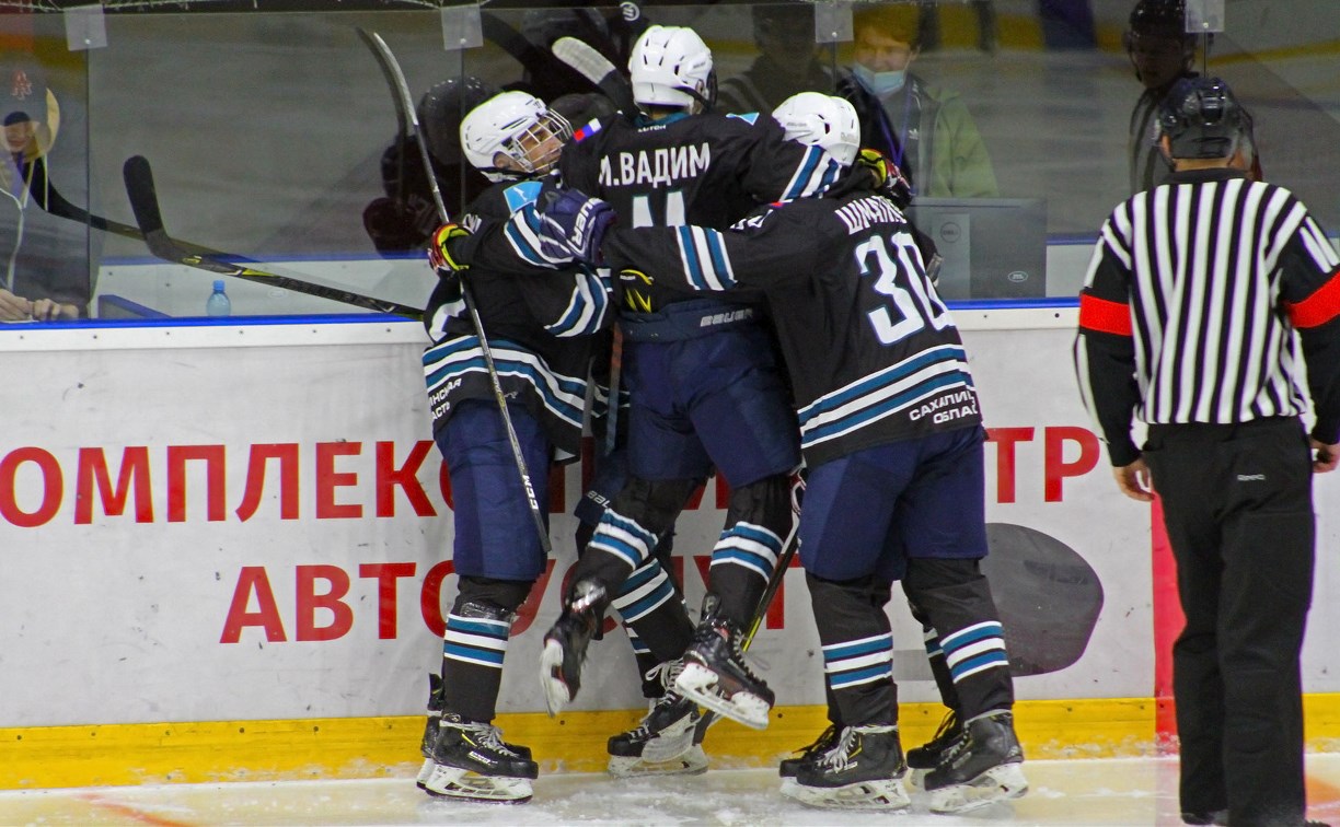 «Сахалинские орланы» в своём первом матче ЮХЛ одолели приморский «Адмирал»