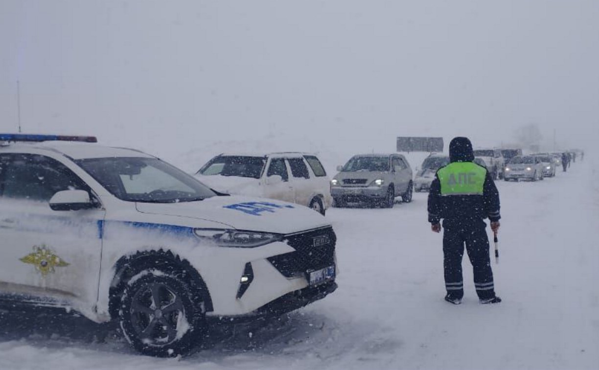 Восемь авто на штрафстоянке: 156 нарушений ПДД зафиксировали на дорогах Сахалинской области за сутки