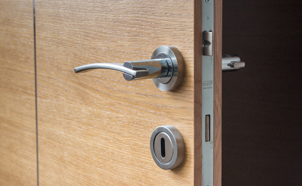 На Сахалине выяснили причину пропажи ценных вещей из квартиры умершего мужчины