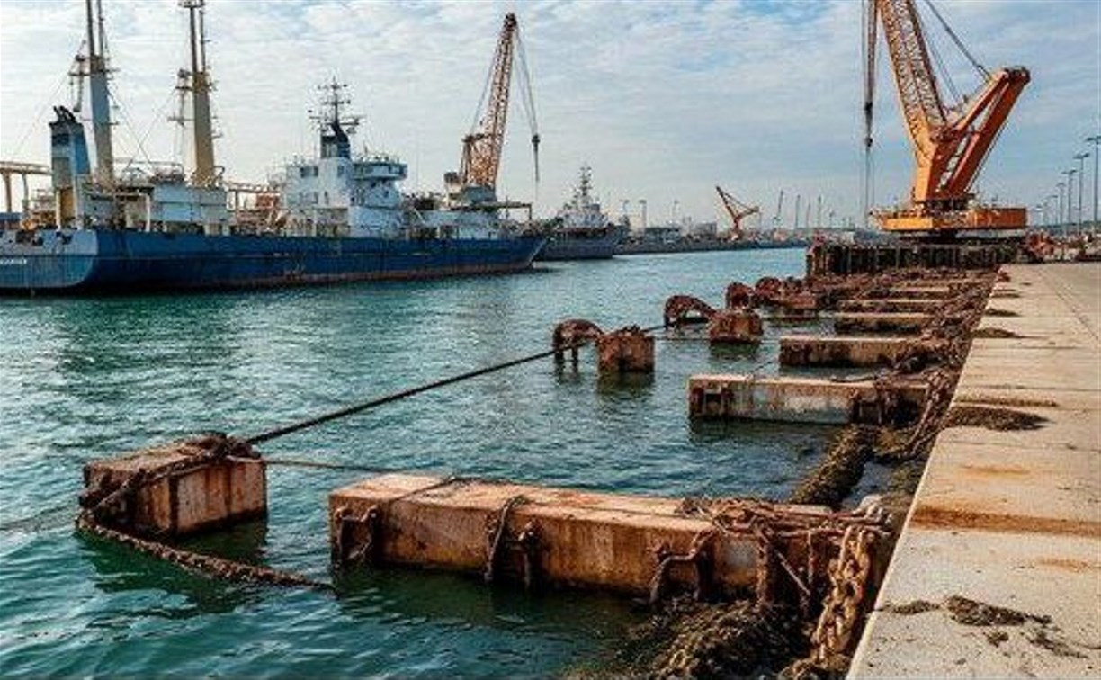 Холмский морской торговый порт наказали за то, что вовремя не отремонтировали причал