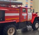 Появились новые фото с места пожара в пятиэтажке в Охе