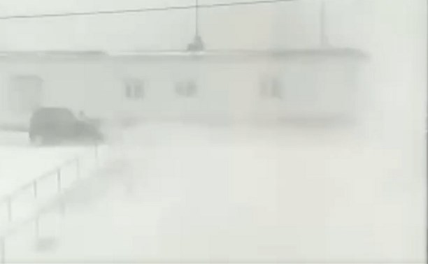 Мощный циклон серьёзно повредил крышу ДК в Южно-Курильске 