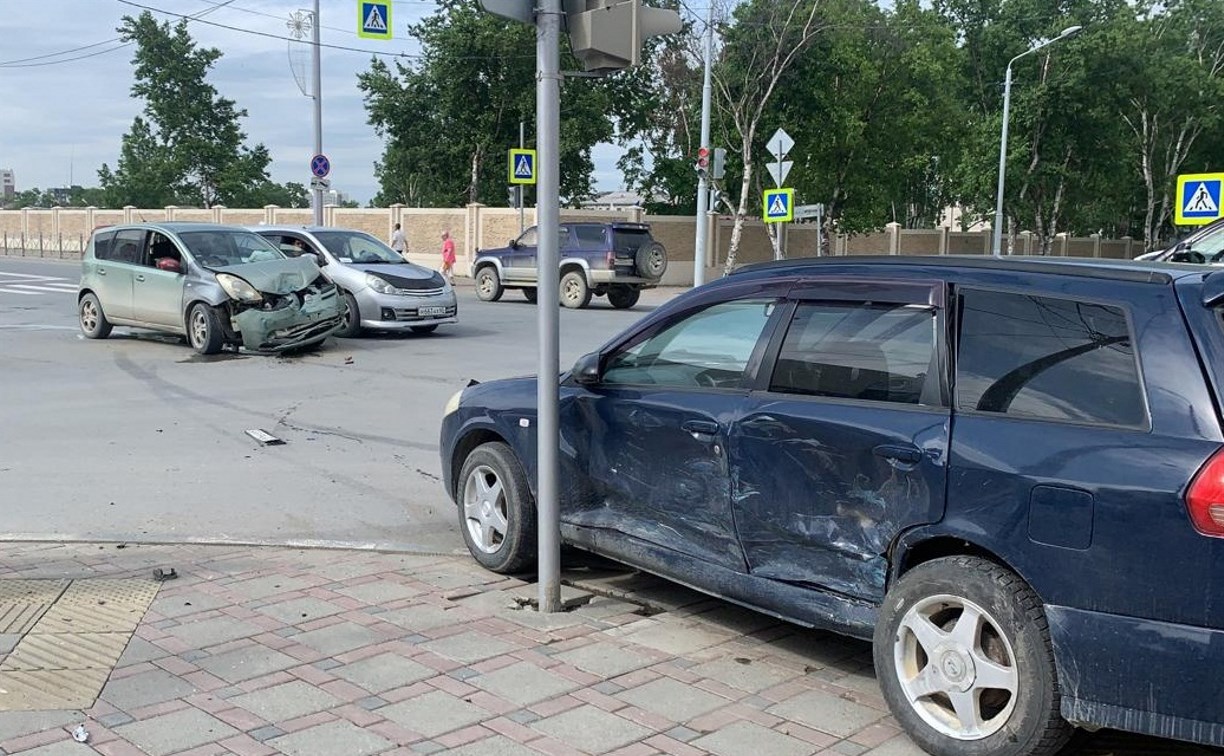 Пьяный водитель совершил ДТП и сбежал в Южно-Сахалинске