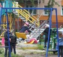 Более 100 детских площадок установят до конца года в районах Сахалинской области