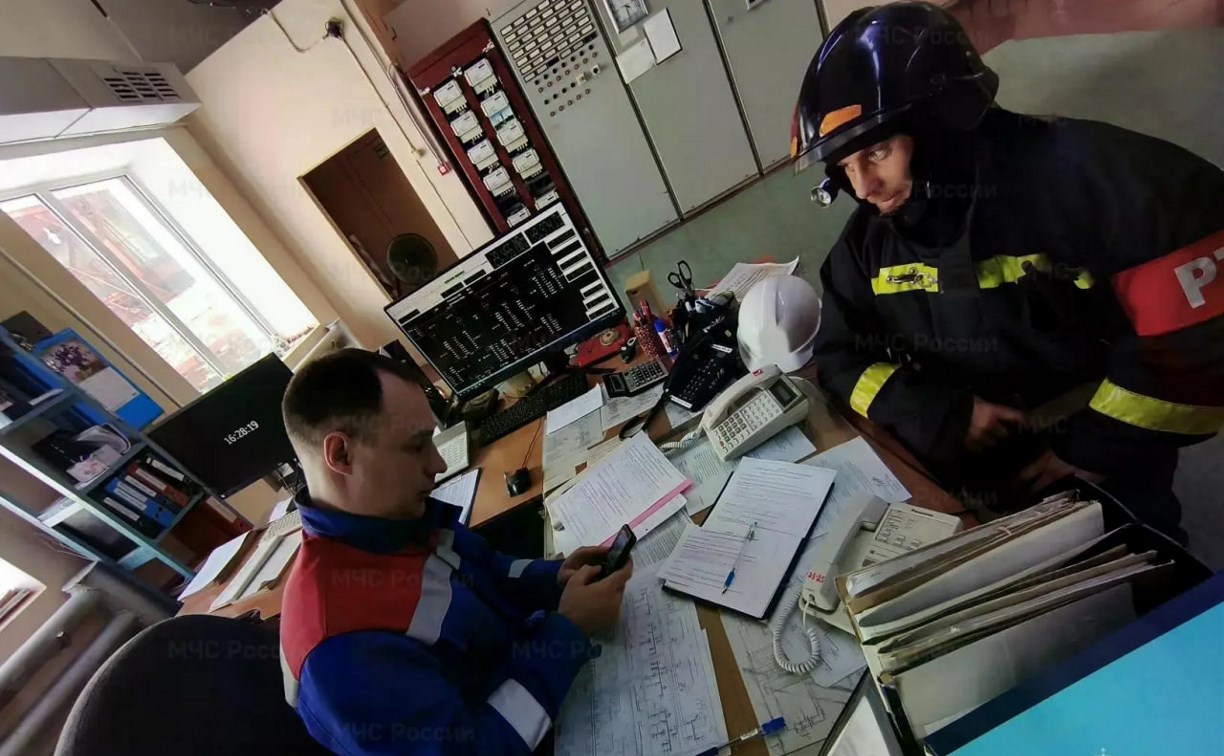 Утечка газа и пожар: учения прошли на станции в Ногликах