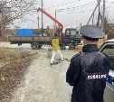 В Лиственничном снова убрали самовольные преграды, но ограничат движение фур
