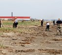 Сахалинские спасатели приняли участие в акции «Чистый берег»
