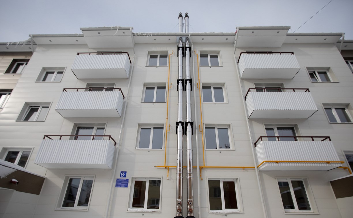 Новые квартиры получили 60 южно-сахалинских семей