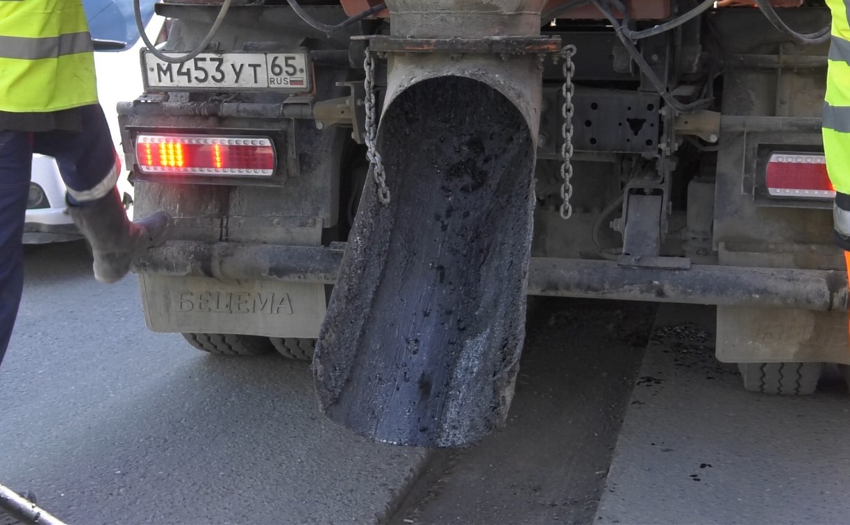 За пару дней на дорогах Южно-Сахалинска заделали 80 ям