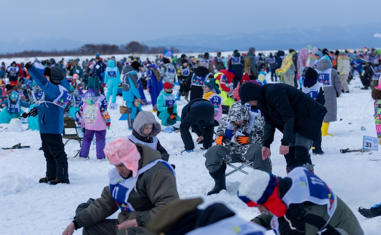 Рыбаки сразились за миллион рублей на XV фестивале "Сахалинский лед"