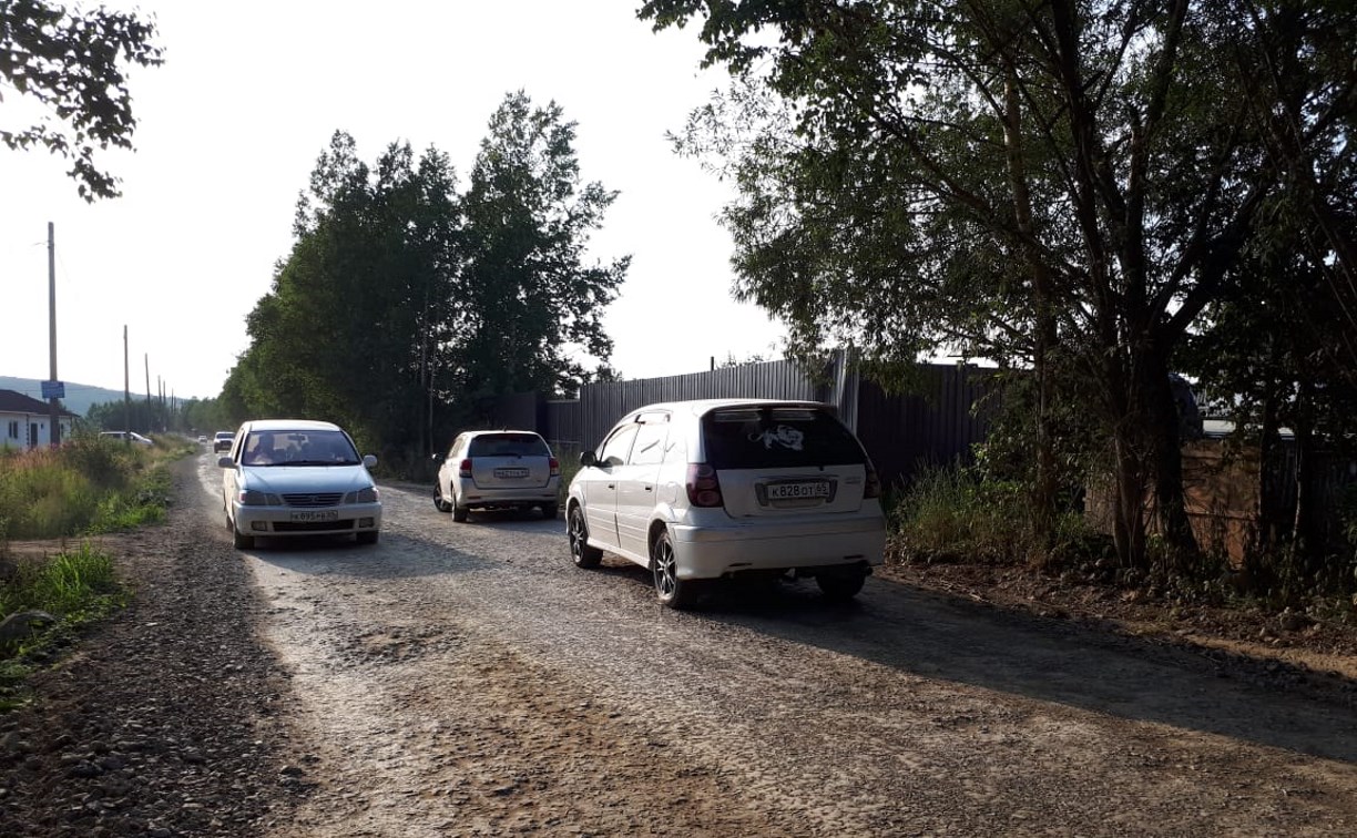 Очевидцев столкновения Toyota Corolla Fielder и Toyota Nadia ищут в Южно-Сахалинске