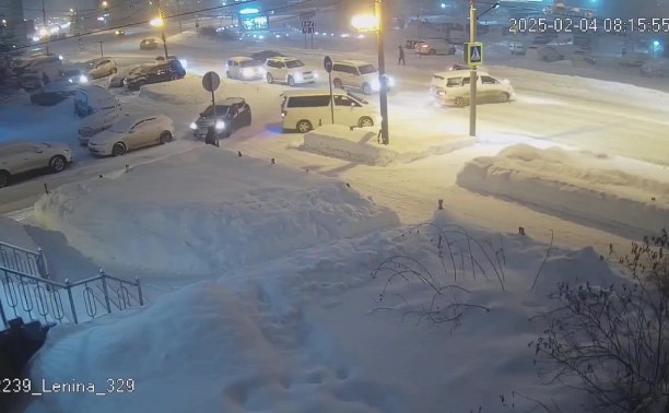 Подкачала "медвежья услуга": два автомобиля столкнулись в Южно-Сахалинске