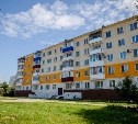 Фасады домов вдоль набережной реки Рогатки в Южно-Сахалинске раскрасят в разные цвета