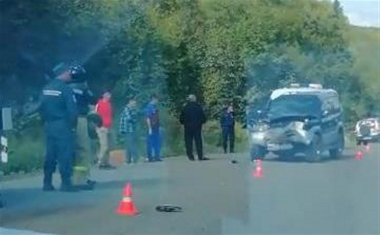 Водитель внедорожника погиб при столкновении с грузовиком на севере Сахалина