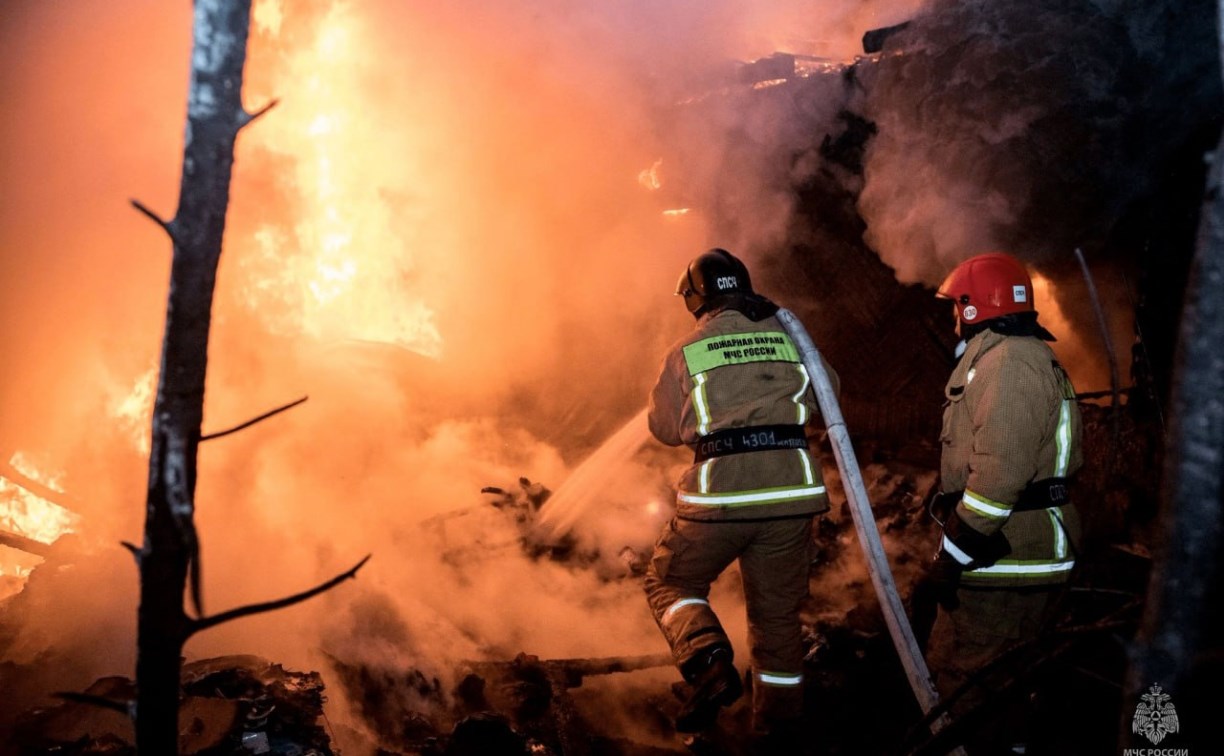 Две бани в разных концах Южно-Сахалинска сгорели в один вечер
