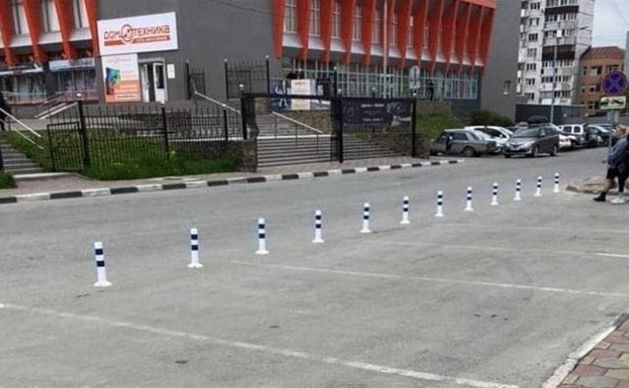 Южно-Столбовск: горожан лишили парковки у Дома торговли
