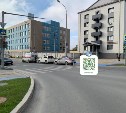 В Южно-Сахалинске автомобиль сбил электросамокатчика на пешеходном переходе