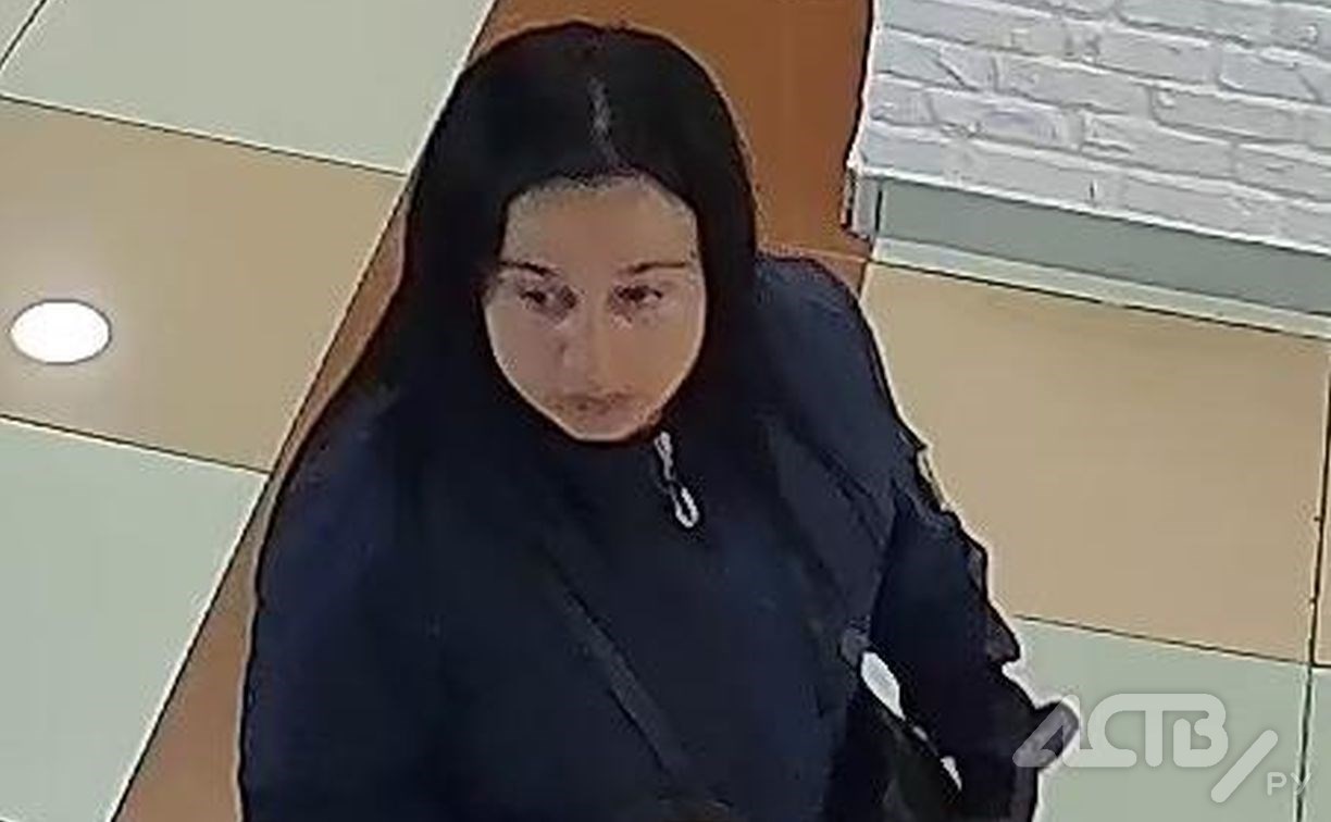 В Южно-Сахалинске полиция разыскивает женщину, попавшую на камеру в "Сити Молле"