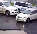 Южносахалинец притёр внедорожник и скрылся с места ДТП