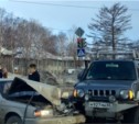 ДТП на перекрестке Мира и Хабаровской в Южно-Сахалинске 26 марта (ФОТО, ВИДЕО)