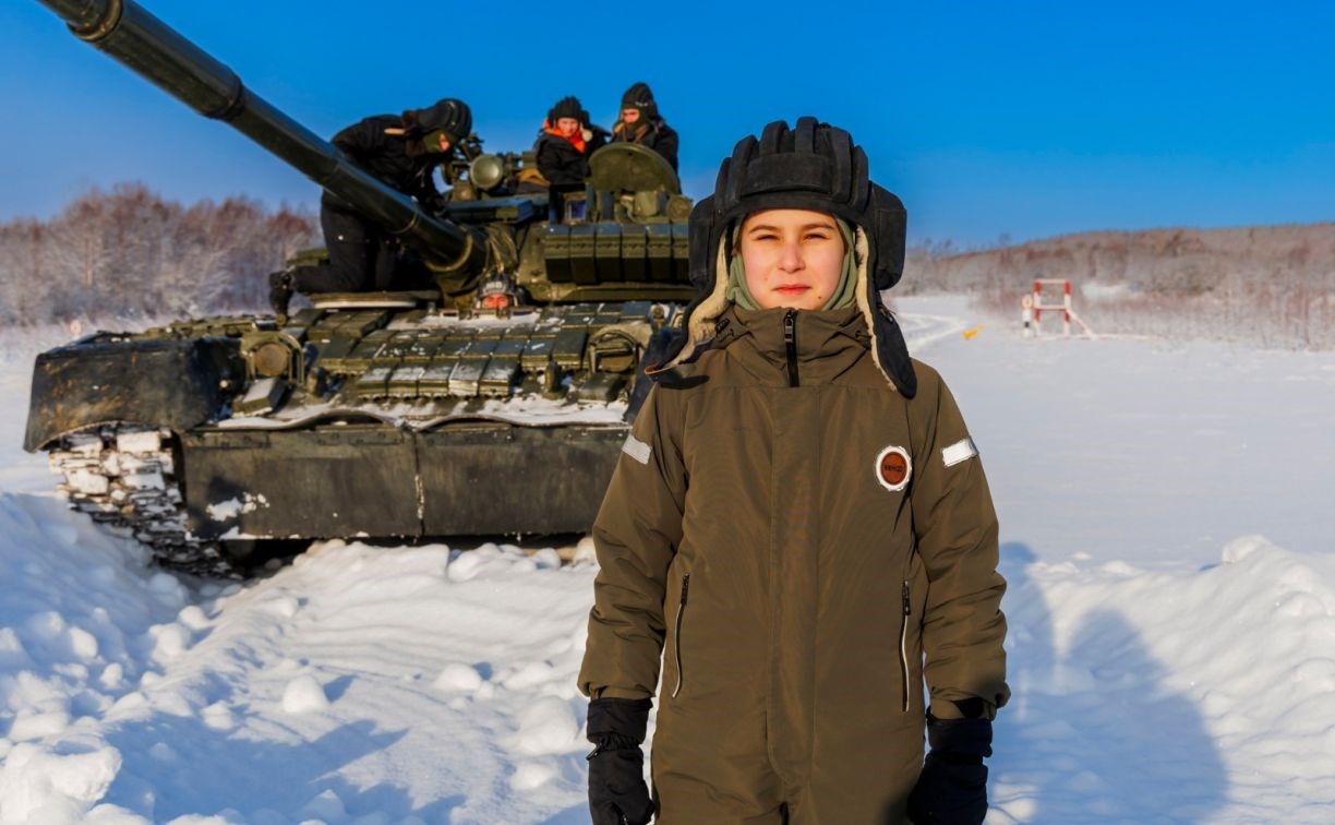 Сахалинские военные осуществили мечты маленьких сахалинцев