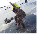 Сезон зимней рыбалки стартовал на Малом Буссе