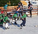 Мастер-класс для любителей хоккея прошел на площади Ленина в Южно-Сахалинске
