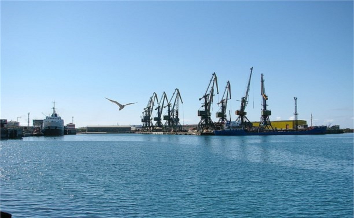 Сахалинские власти выступили против необоснованного роста тарифов в Холмском порту