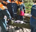 Спасатели МЧС эвакуировали туриста, повредившего ногу у останца Лягушка 