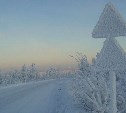 Еще два участка дорог закрыли в Сахалинской области