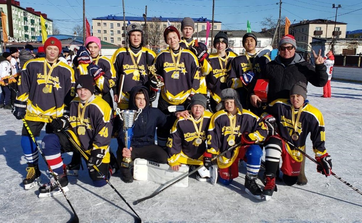 Хоккеисты из Южно-Сахалинска победили в турнире «Спорт против подворотни»