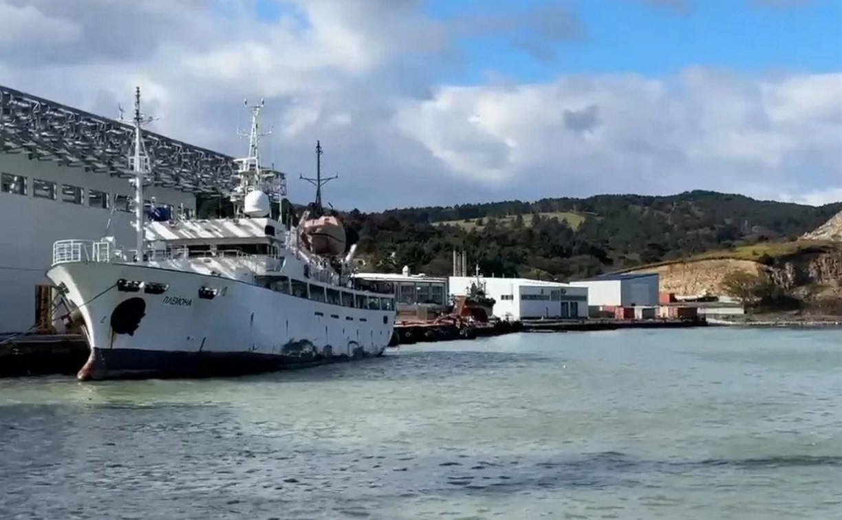 На Шикотане построят новый судоремонтный завод вместо сгоревшего ангара
