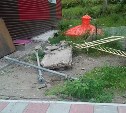 В Невельске рухнул балкон дома, пострадавшего от землетрясения