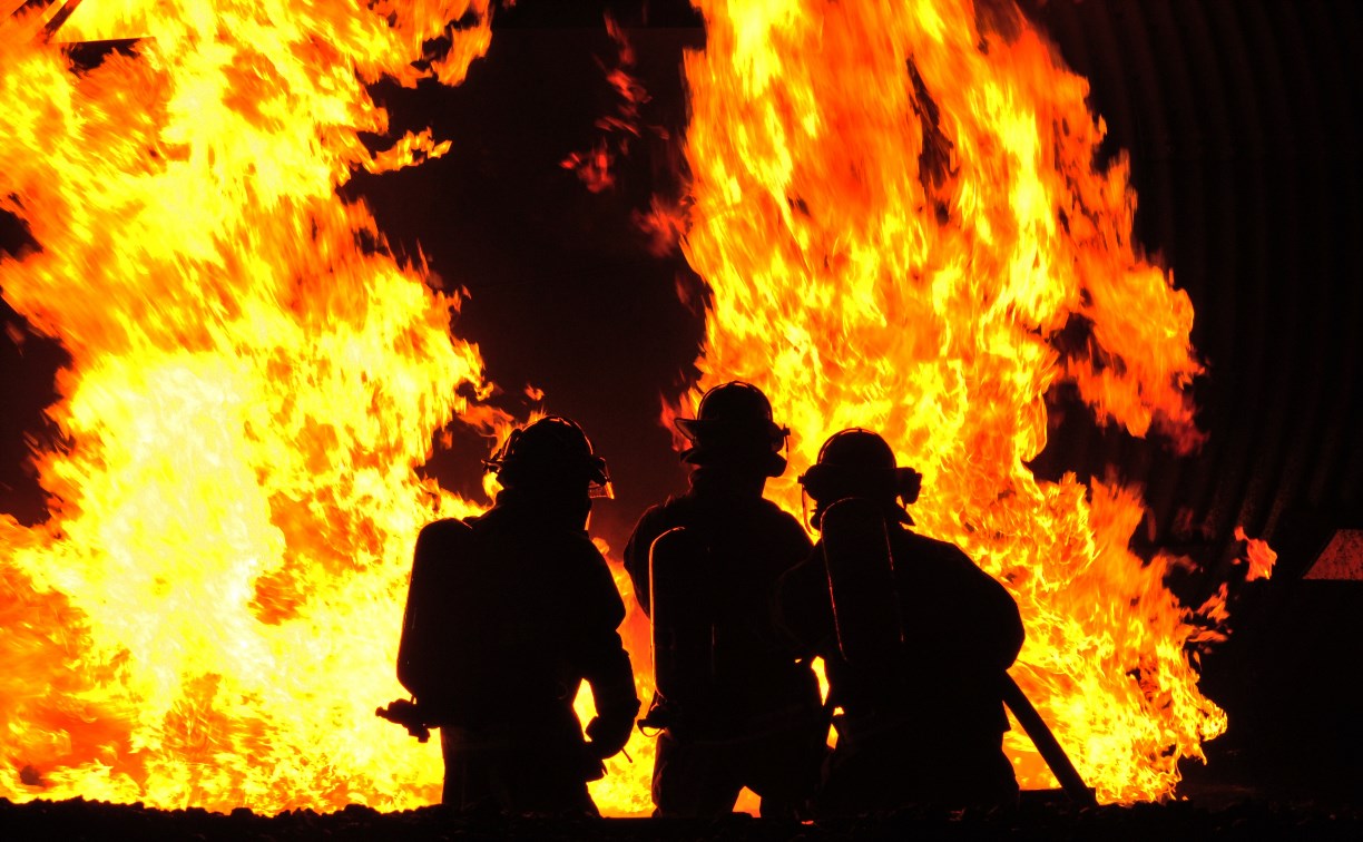 Дом с мансардой сгорел в пригороде Южно-Сахалинска
