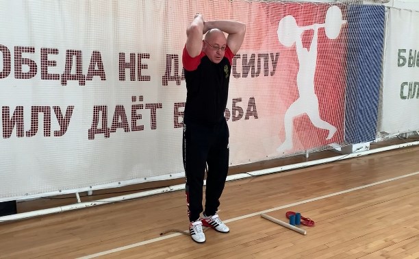 Онлайн-тренировки по мас-реслингу проводят для сахалинцев