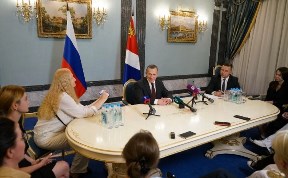 Политика и экономика