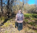 Мертвого мужчину обнаружили в лесу в Холмском районе