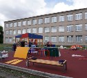 Сахалинская область подарила детям из Шахтерска в ДНР новую игровую площадку