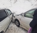 Пассажирка седана пострадала при столкновении с минивэном в Невельске