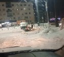 "На скорой кого-то увезли": автомобиль перевернулся на центральной улице в Поронайске
